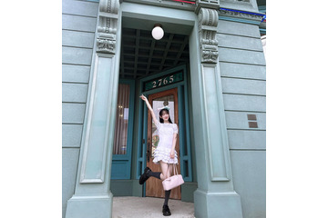 いったい膝上何センチ? 堀未央奈、超ミニスカコーデでUSJ満喫! 画像
