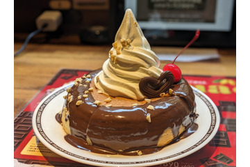 【実食】コメダ珈琲店が「ガーナミルク」とコラボ!シロノワールがチョコまみれ! 画像