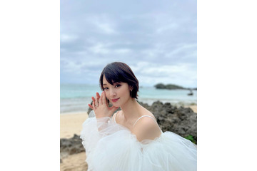 剛力彩芽、美背中&デコルテが眩しいウエディングSHOT公開! 画像