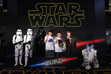 「スター・ウォーズの日2024」森川智之が自前のライトセーバー持参!ミキはR2-D2との対面に大興奮 画像