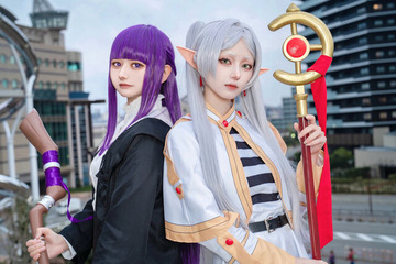 フリーレンとフェルンのしょんぼりポーズが愛おしい!人気レイヤー・月海つくね&さら 画像