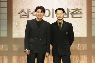 ドラマ初主演のソン・ガンホが爆笑インタビュー!前代未聞の新人登場に後輩俳優が戸惑いも 画像