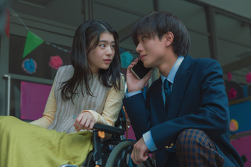 Netflix映画『余命一年の僕が、余命半年の君と出会った話。』本予告が公開 永瀬廉×出口夏希を見守る追加キャストも 画像