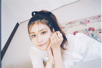 生見愛瑠を徹底解剖! 密着企画やQ&A、私服企画にもチャレンジした『CanCam』7月号 画像