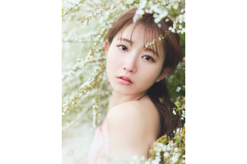 『ラブライブ!』声優・青山なぎさ、素肌あらわなキャミソール姿で新たな魅力を開拓 画像