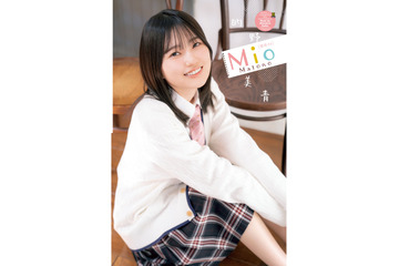 櫻坂46的野美青、眩しい笑顔で飾る“フレッシュ”制服グラビア 画像