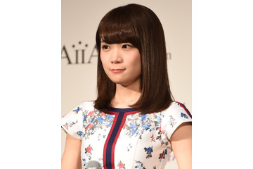 お口にクリーム、パフェをもぐもぐ…秋元真夏、ほろ酔いの“あざかわ”ショット！ 画像