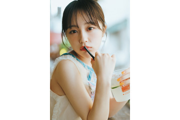 なえなの、最新フォトブックより“あざかわ”な親近感抜群カット公開 画像