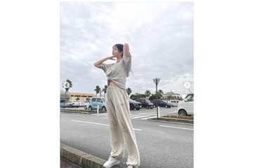 高鶴桃羽のへそ出しセットアップファッションに「かわいい」の声 画像