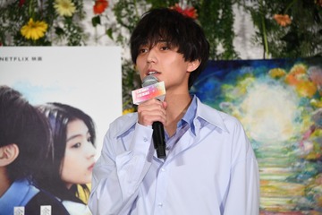 永瀬廉「ここまでがっつり恋愛に焦点を当てた作品は初めて」……Netflix映画『余命一年の僕が、余命半年の君と出会った話。』 画像