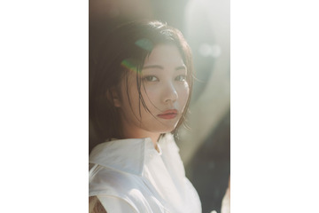 乃木坂46中西アルノ、『blt graph.』初登場&初表紙で見せる“圧倒的存在感” 画像