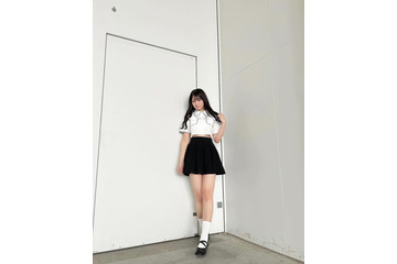 SKE48中野愛理、生脚全開のミニスカコーデ! 短めトップスからはお腹ちらり 画像