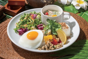 ガスト夏メニューまもなく!「ゴーゴーガストカレー」復活&エダ ジュン監修アジアンメニュー登場 画像