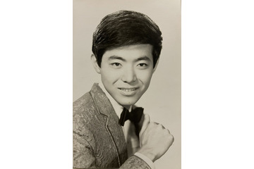 美川憲一、若かりし頃の貴重な写真に反響「かっこよさの中に美しさ」「品があって素敵」 画像