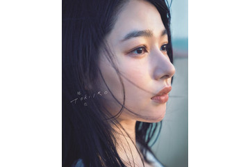 桜井日奈子10周年記念写真集、発売前に重版決定！ 画像