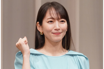 吉岡里帆、貴重なメイクシーン投稿!「永遠に見れます」「どんどん綺麗に…」 画像