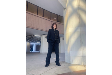 のん、学ラン姿で“ミー坊”ふたたび!? オフショットに歓喜の声「のん番長!決まってます!」 画像