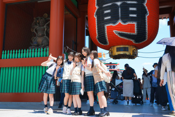 池園優里香が浅草を駆け巡る! 日向坂46四期生が初出演する映画『ゼンブ・オブ・トーキョー』本編映像が解禁 画像