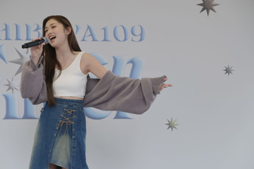 令和の白ギャル・ゆうちゃみ、SHIBUYA109にサプライズ登場! 配信中の新曲初披露 画像