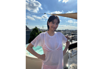 榎原依那、サウナ誌創刊号の表紙に! 濡れTシャツのオフショに反響 画像