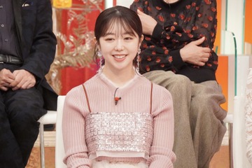 峯岸みなみが小顔に見える加工テクニックを伝授！ 小顔エクササイズの数々も紹介『ホンマでっか!?TV』 画像