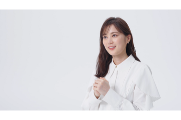 生田絵梨花、人生初の一人旅は「ハプニングだらけ」!?　CMのインタビュー動画で今年の思い出語る 画像