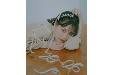 山下美月、個人初となるカレンダー!壁掛け、卓上の2種類 画像