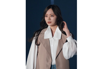 乃木坂46・梅澤美波、後輩メンバーとの密着オフショに「こんな笑顔見たら守らなきゃって思うよねえ」 画像