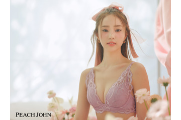 人気インフルエンサー・中町綾が春ランジェリーを着こなし! 「ピーチ・ジョン」新ビジュアル 画像