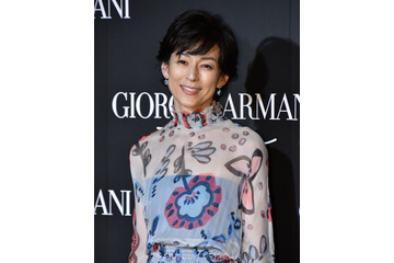 鈴木保奈美 58歳、老眼鏡写真に「そんな歳？」「可愛すぎる」の声 画像