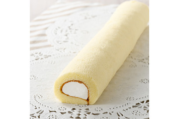 長さ27cmのロールケーキが登場!ファミマ、14日より「なが!デカ!」スイーツ5種発売 画像