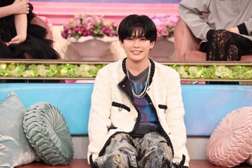 「リモコンがレンジの中に」「グループ活動してるのに集団が苦手」…なにわ男子・長尾謙杜のありえない姿にスタジオ仰天! 画像