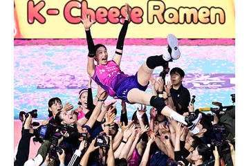 韓国女子バレーの一時代築いたキム・ヨンギョンが現役生活21年に幕 「女帝」と呼ばれた37歳、優勝＆MVPで華麗なる引退 画像