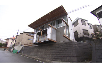 三重苦を乗り越えて手に入れた絶景！ 空中縁側ハウスに妻は「最高です」 『住人十色』 画像