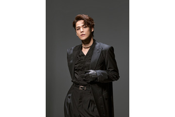 声優・宮野真守、まるでランウェイモデルのような姿に…BD＆DVD「DRESSING!」のジャケット公開 画像