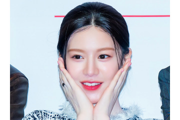 白衣を脱いで…コ・ユンジョン、ブラックドレスで放つ“妖艶さ”に釘付け「渇望が生まれる」【PHOTO】 画像
