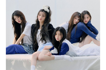 ILLIT、真っ白衣装で“ホワイトチョコ妖精”に!バンドライブで透き通る歌声披露 画像