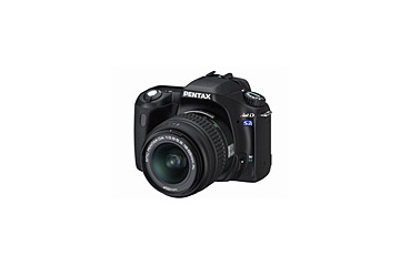 ペンタックス、2.5型液晶搭載のデジタル一眼レフカメラ「*ist DS2」 画像