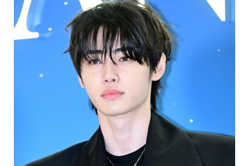 「横顔が芸術」ENHYPEN・ソンフン、どの瞬間も“絵になる”圧巻ビジュアルに視線釘付け！【PHOTO】 画像