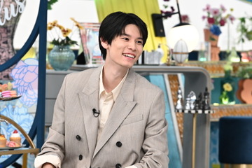 萩原利久はいつもダチョウの魅力を語ってくる!? 北村匠海が“変わり者”の一面を暴露 画像