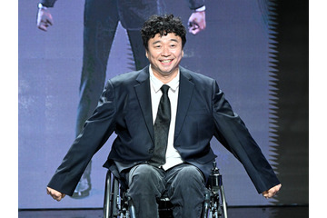 “下半身麻痺”で車椅子生活の韓国歌手、ガソリンスタンドで手伝ってもらえず激怒「商売するな」 画像