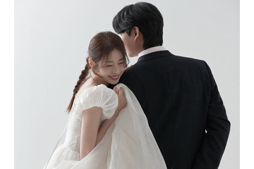 韓国の美女弁護士タレント、婚約者との“甘々ウェディングフォト”公開！【PHOTO】 画像