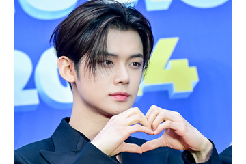 TXT・ヨンジュン、幼児と父子のような愛らしさたっぷりの2SHOT「職場で歯茎むき出しスマイル」【PHOTO】 画像