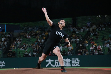 オードリー春日、200km/h宣言でピッチング披露も心残り「小学生男児の球速じゃないか」 画像