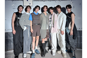 NiziUの“弟分”グループNEXZ、『Simmer』で魅せた“次世代パフォーマンス職人”の実力 画像