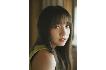 乃木坂46の6期生・海邉朱莉、ソログラビアに初挑戦！ 海辺で見せる“等身大の姿”を撮り下ろし 画像