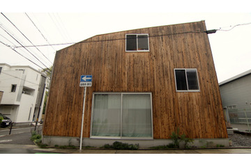 駐車場わずか1.7台分の大きさ！ あるものを活用して狭さを克服したコンパクトハウス 『住人十色』 画像