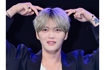 歌手ジェジュン、新AL『Beauty in Chaos』でファン待望の“ロック病”復活！MVではギター破壊も 画像