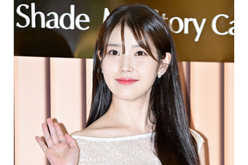IU、誕生日を祝ったのはBTS・Vだけじゃない！“愛されバースデー”写真を公開【PHOTO】 画像