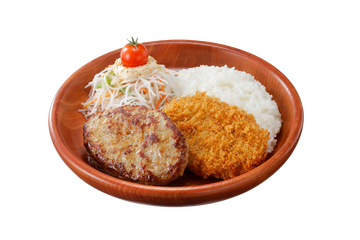 びっくりドンキー、サクサク食感と肉汁あふれる「ハンバーグ屋のメンチカツ」フェアが28日よりスタート 画像
